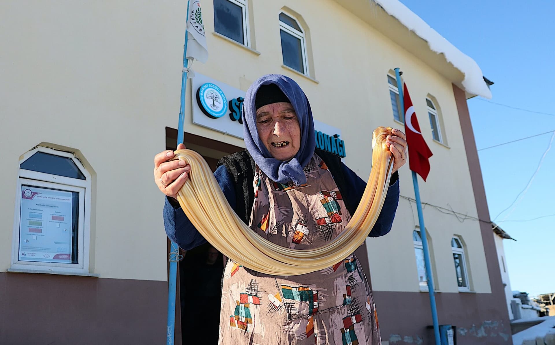 Bayburt'ta asırlık "Tel helvası" geleneği yaşatılıyor