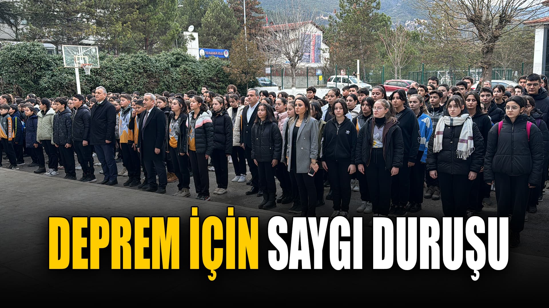 Karabük'te, Okullarda 6 Şubat Depremlerinde Hayatını Kaybedenler İçin Saygı Duruşunda Bulunuldu
