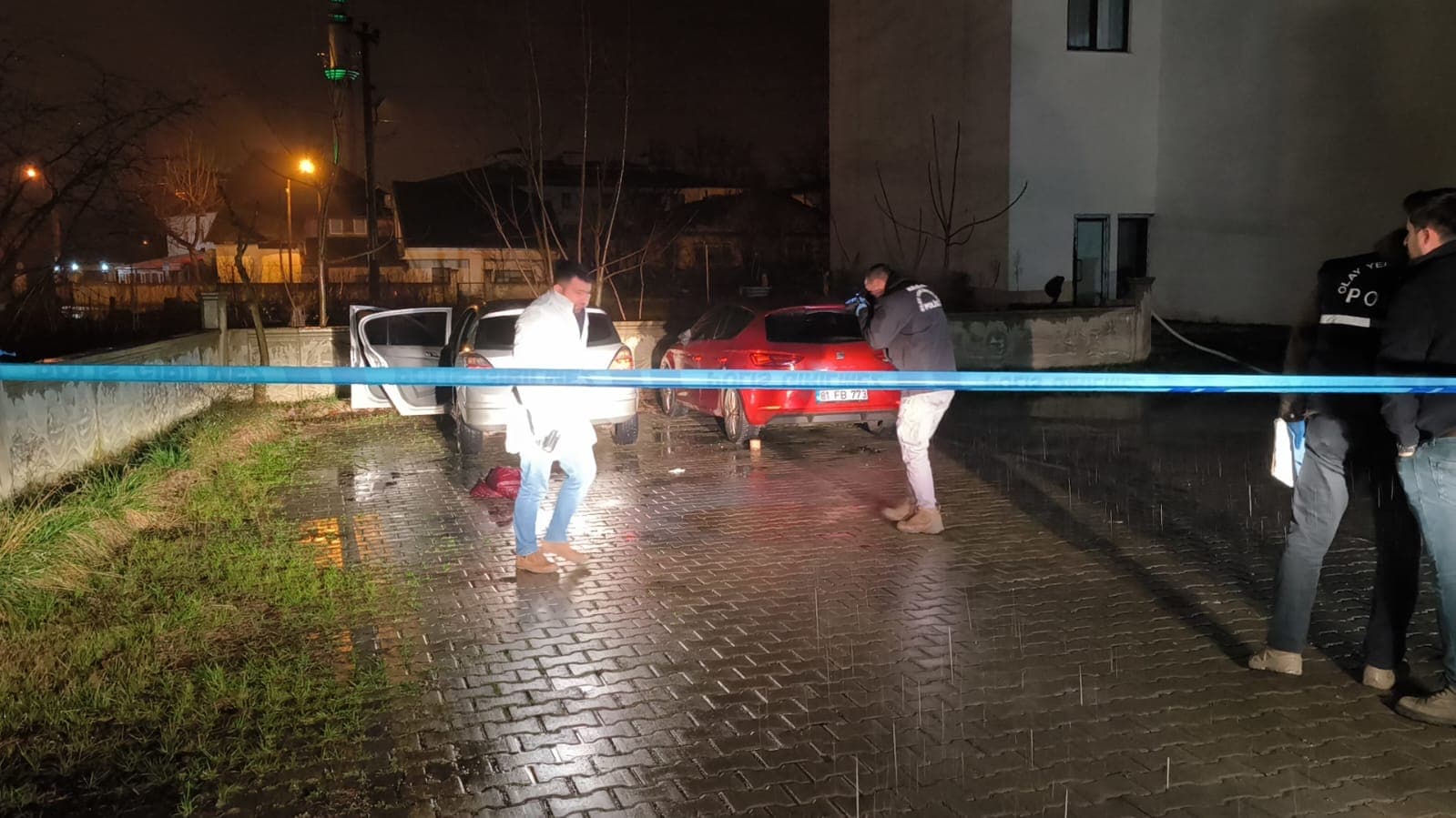 Düzce'de silahla karısını öldüren kişi intihar etti