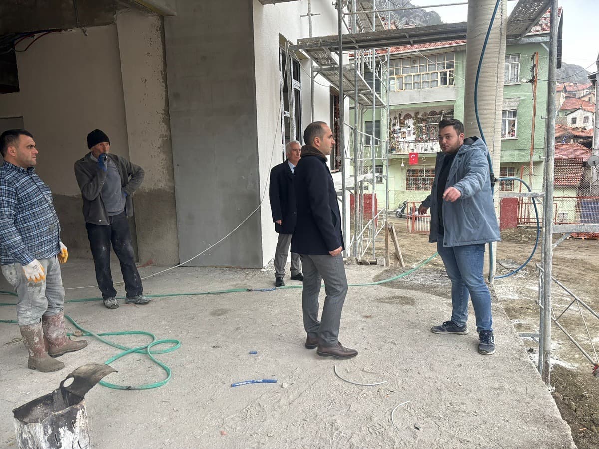 İskilip Kaymakamı Polat, okul inşaatını inceledi