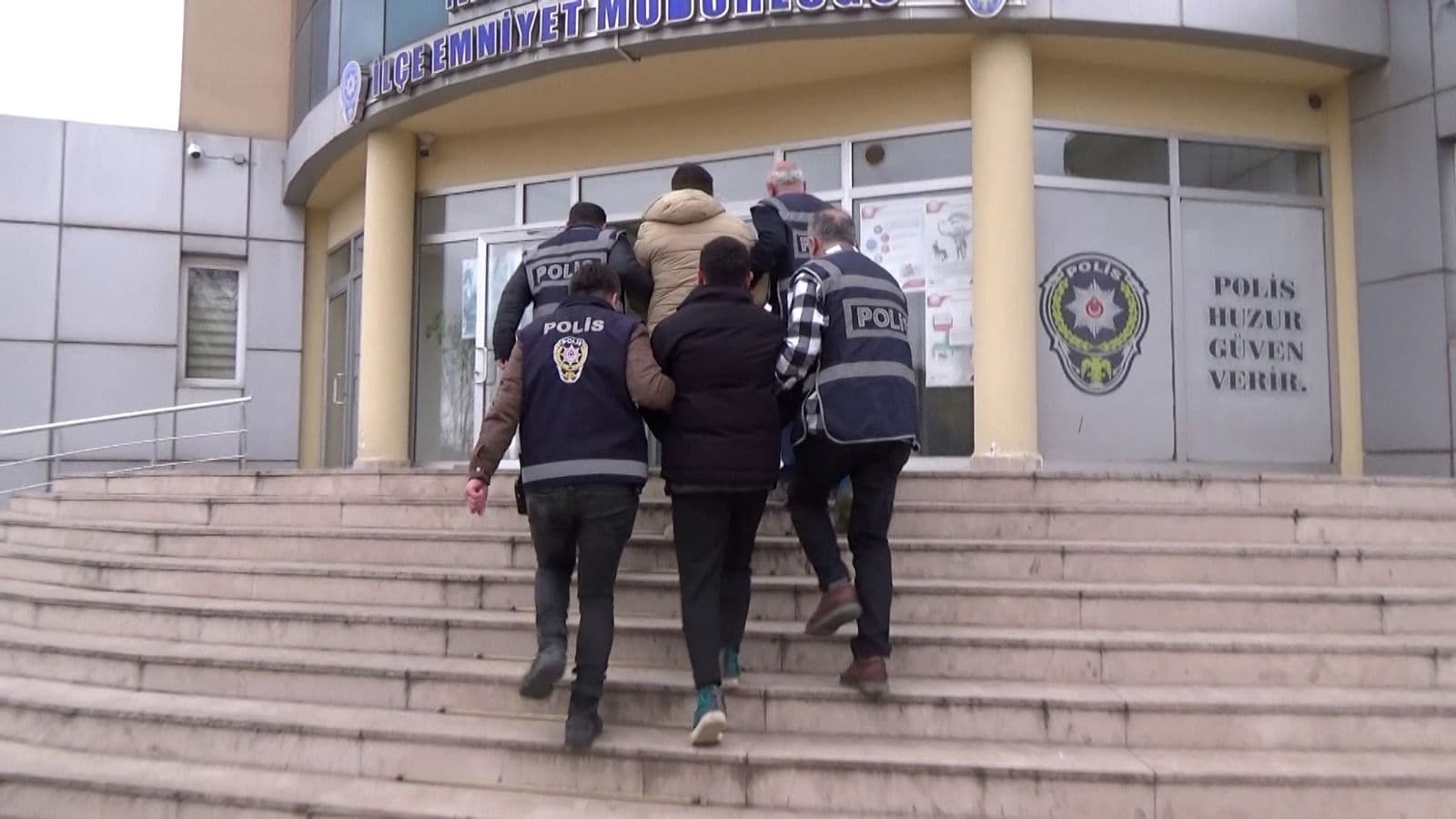 Samsun'da kaçak sigara operasyonunda 2 zanlı yakalandı