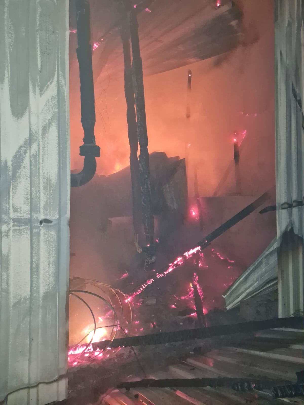 Mudurnu'da tavuk çiftliğinde çıkan yangın söndürüldü
