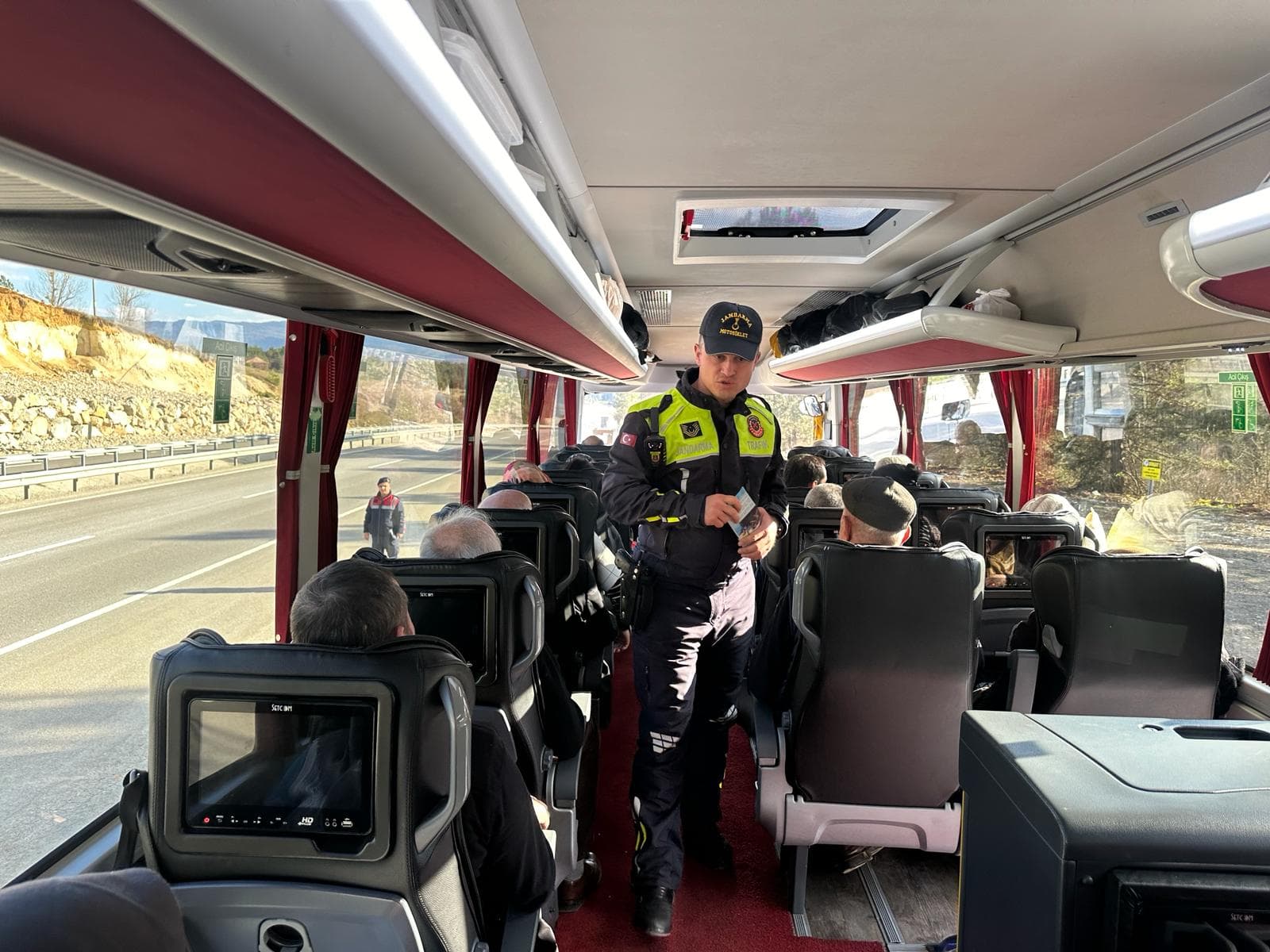 Bolu'da yolcu otobüslerine yönelik emniyet kemeri denetimi