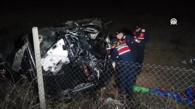 Tokat'ta tarlaya devrilen otomobildeki 4 kişi yaralandı