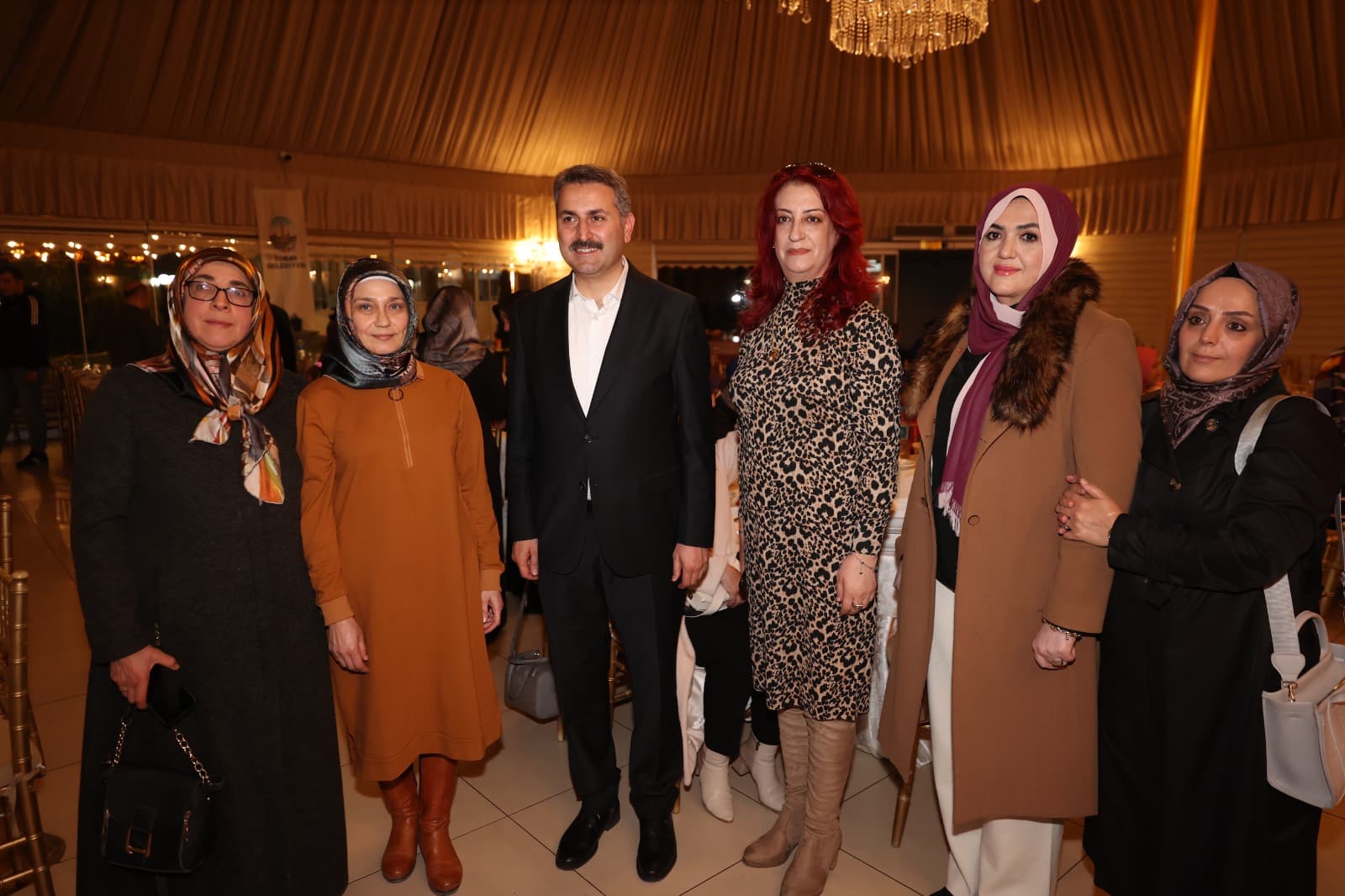 Tokat Belediye Başkanı Eroğlu, kadınlarla bir araya geldi