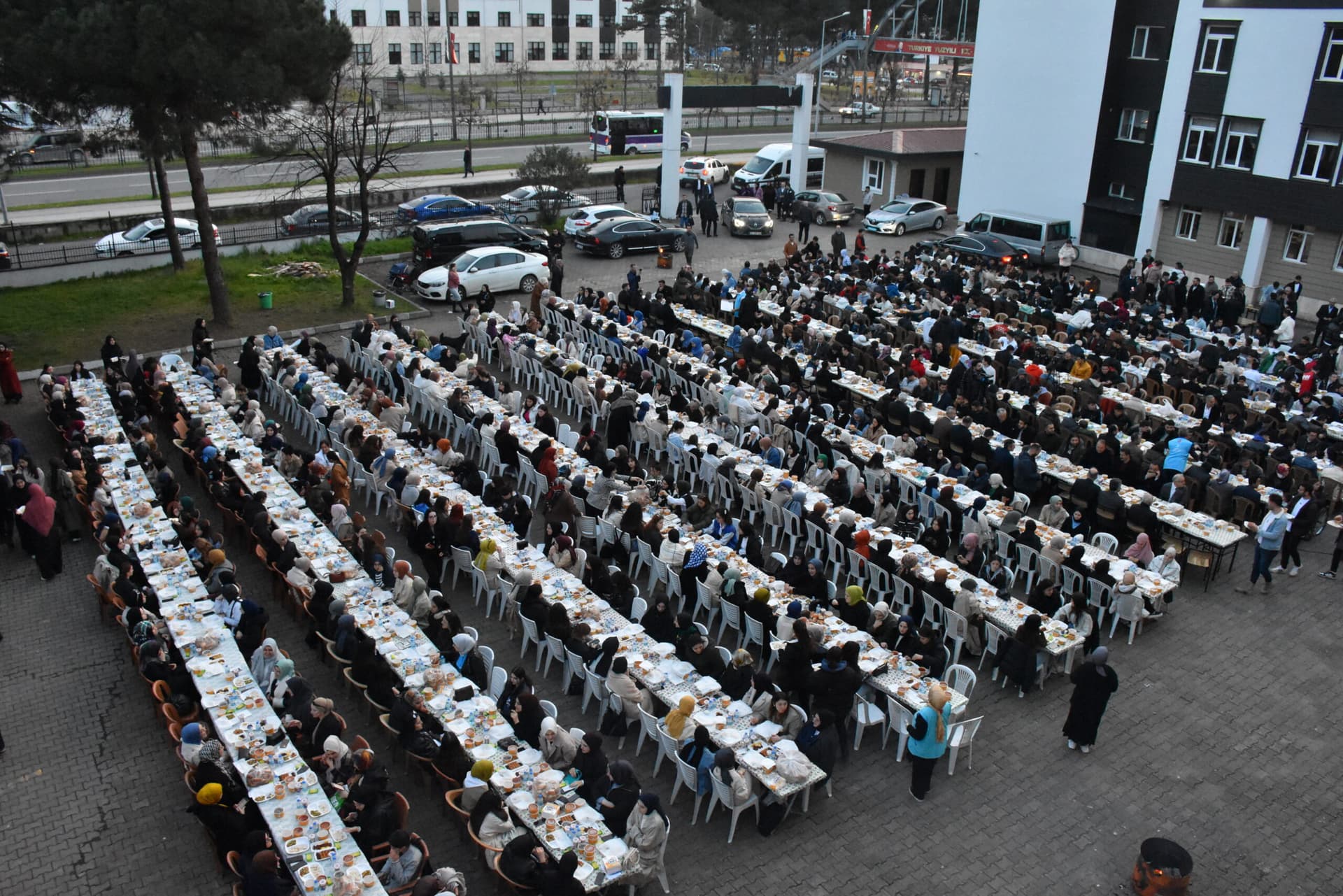 Ordu'da üniversite öğrencileri iftarda buluştu