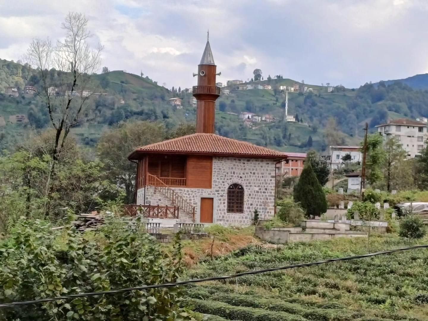Rize'de restore edilen ahşap tarihi cami ibadete açıldı