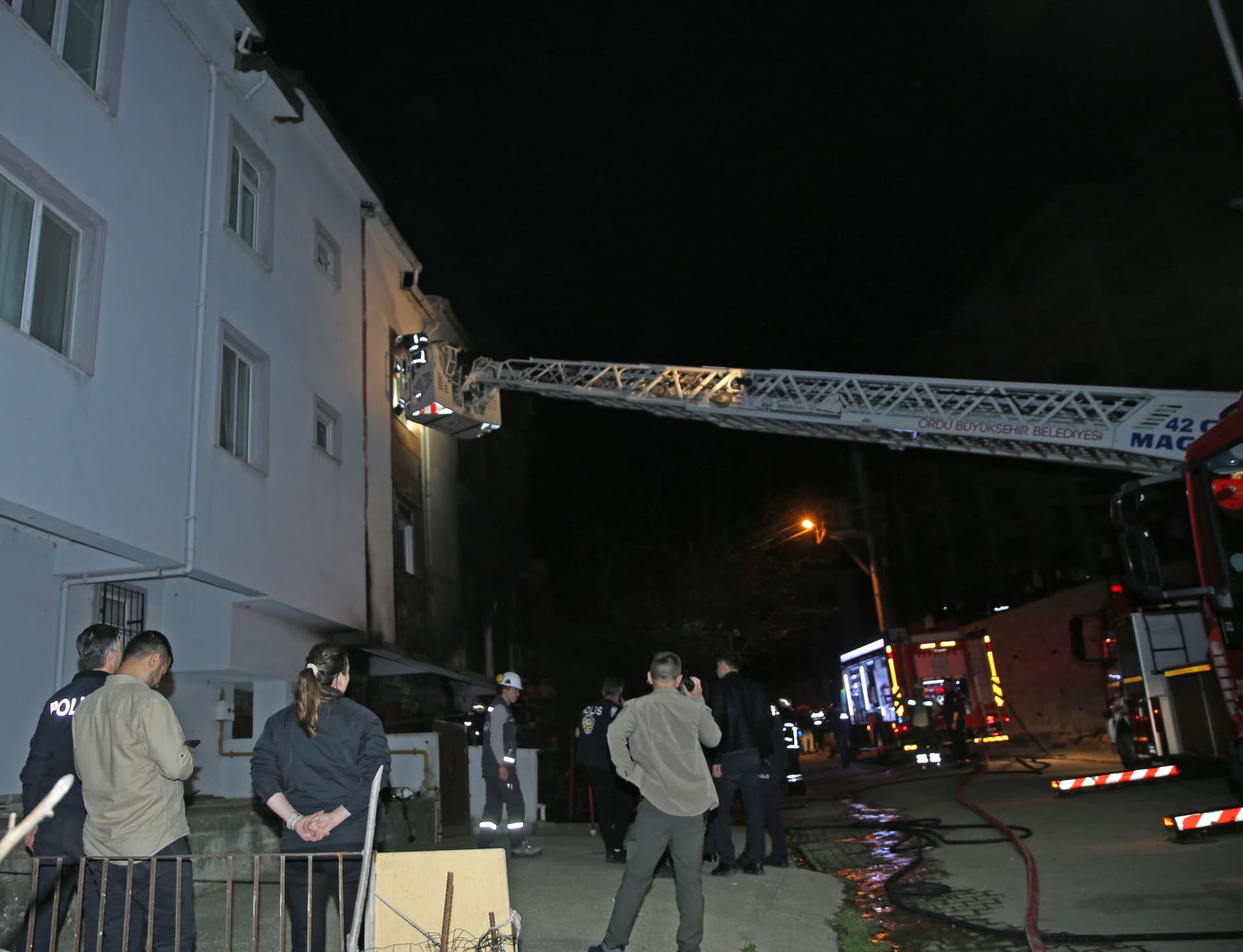 Ordu'da çıkan yangında 5 kişi dumandan etkilendi