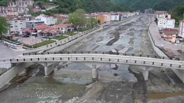Kastamonu'da selin yıktığı köprüler yeniden inşa ediliyor
