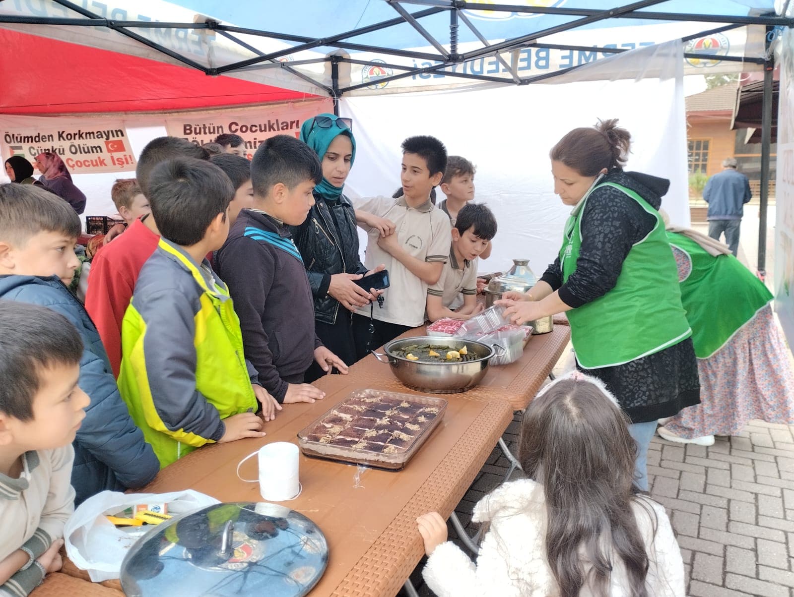 Terme'de Gazze yararına kermes düzenlendi