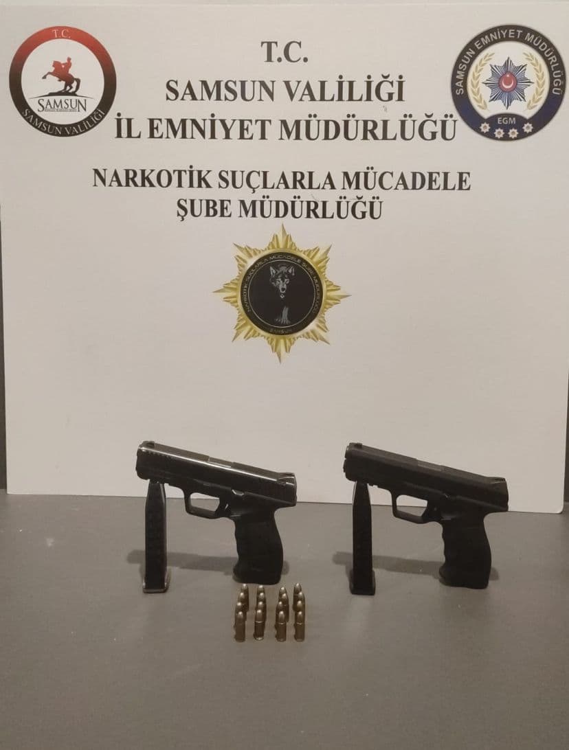 Samsun'da aracında ruhsatsız silah bulunan zanlı yakalandı