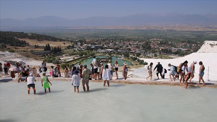 Pamukkale'nin ziyaretçi sayısı 1 milyona yaklaştı
