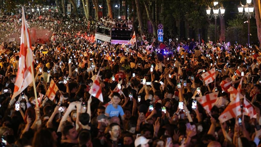Gürcistan Euro 2024'e vedasını sokaklarda kutladı