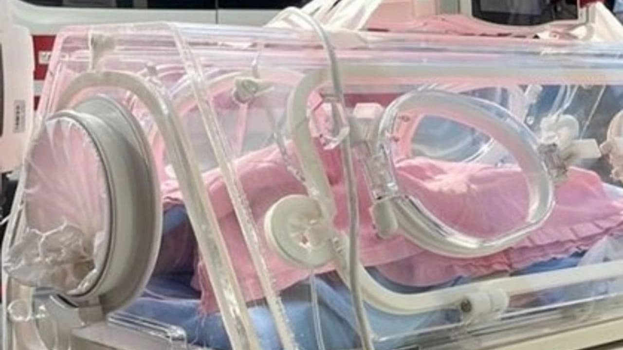 Çöp poşetinde bulunan bebeğin annesi yargılanıyor