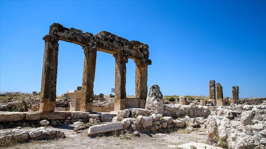 Antik Tapınak Restore Ediliyor
