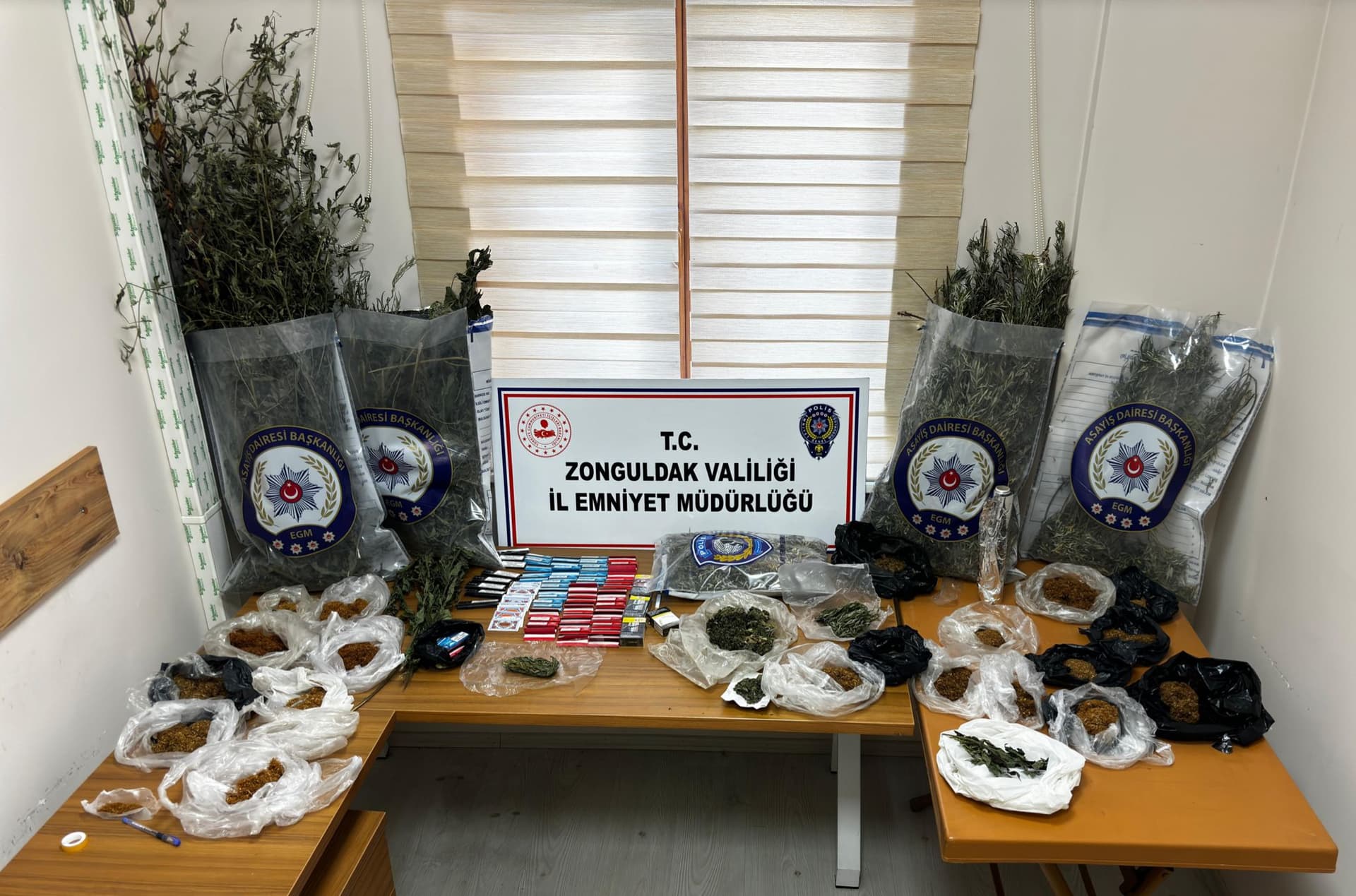 Zonguldak'ta uyuşturucu operasyonunda 2 zanlı tutuklandı