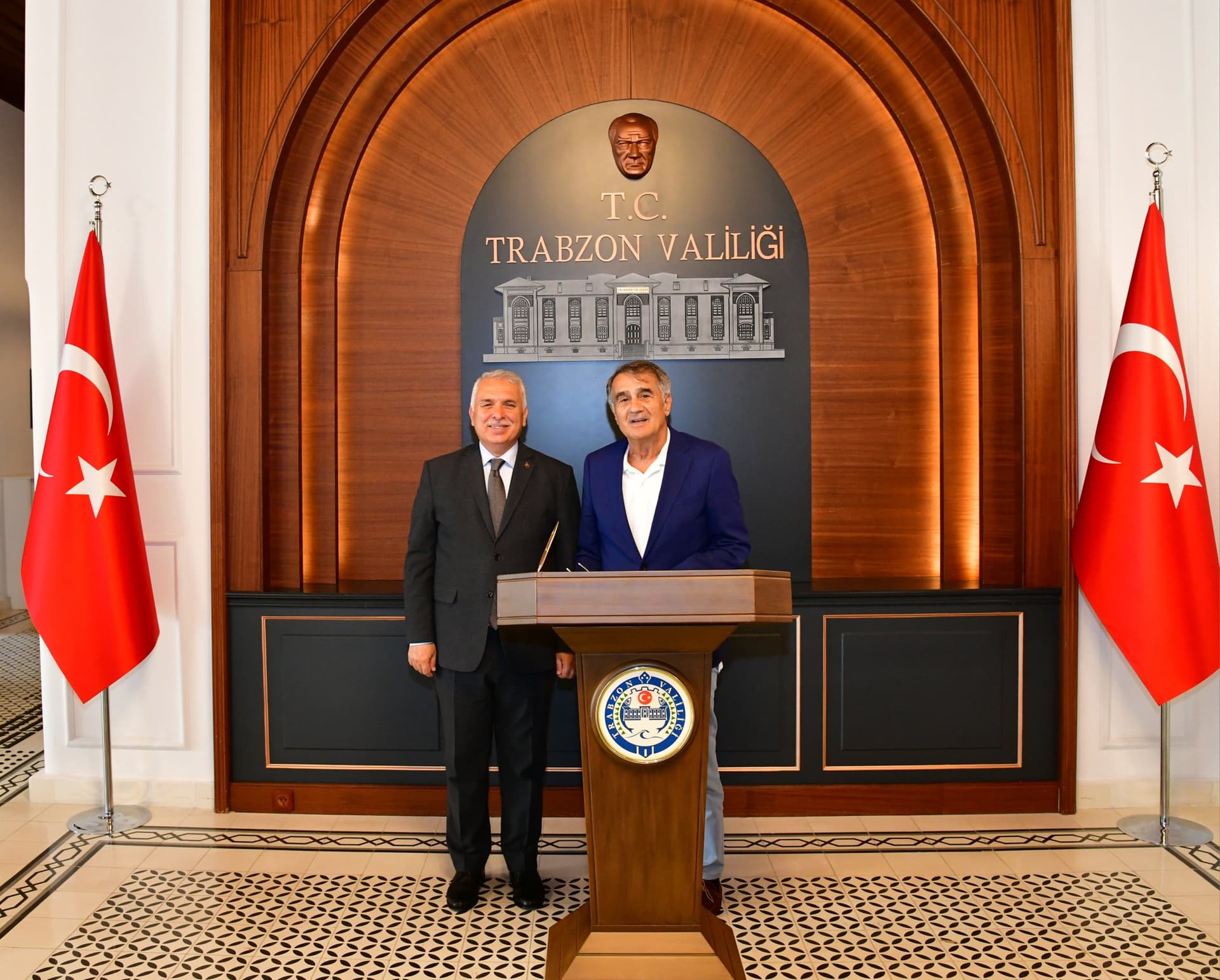 Şenol Güneş'ten Trabzon Valisi Yıldırım'a ziyaret