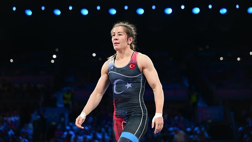 Milli güreşçi Yasemin Adar Yiğit Paris 2024'e veda etti