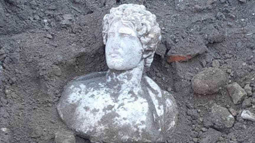 Düzce'de antik kentte 1800 yıllık büst bulundu