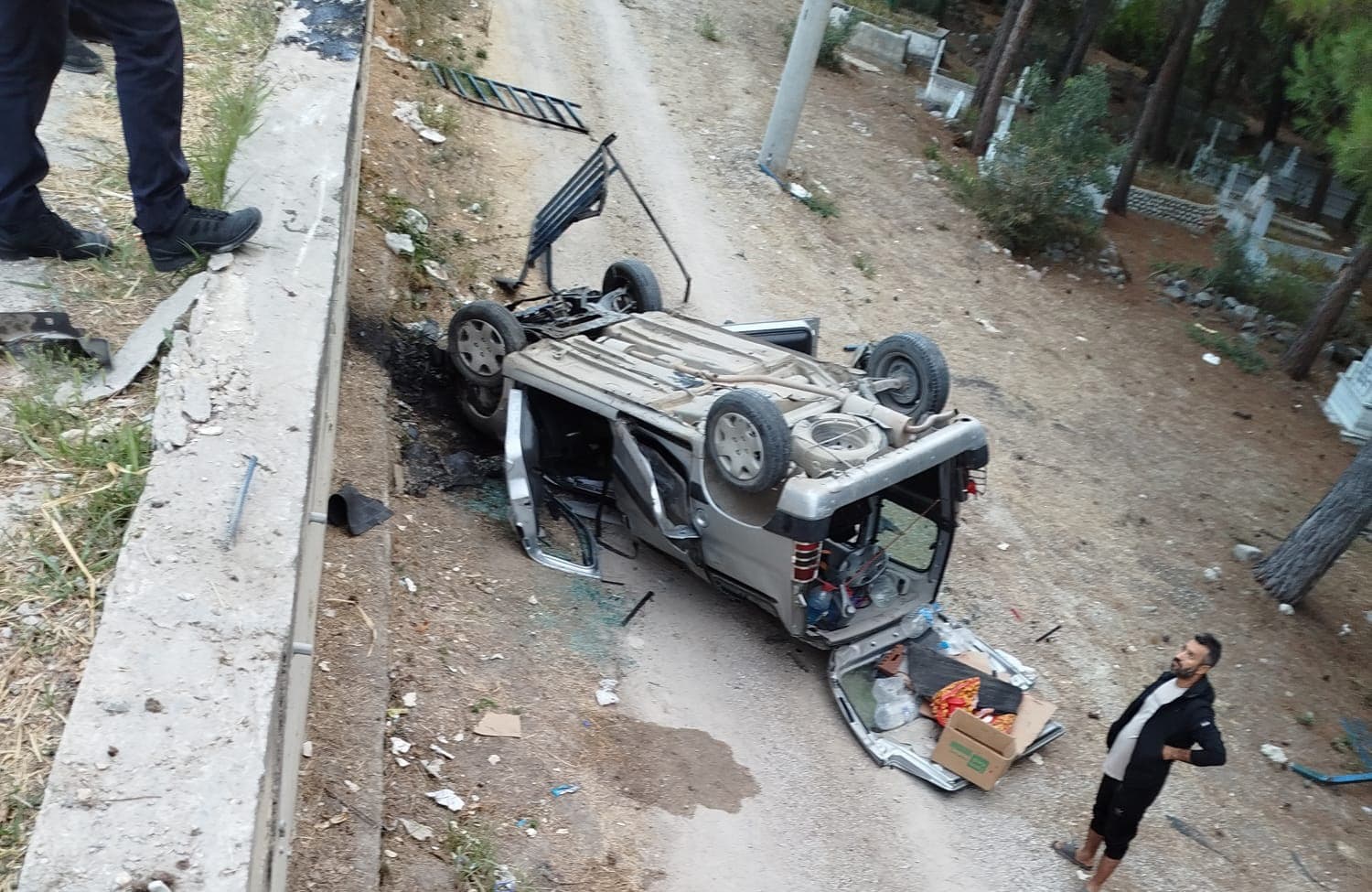 Samsun'da otomobil şarampole devrildi, 2 kişi yaralandı