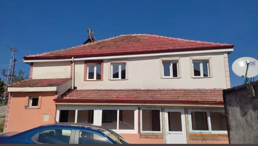 Türkeli'de yangında hasar gören ev imece usulü onarıldı