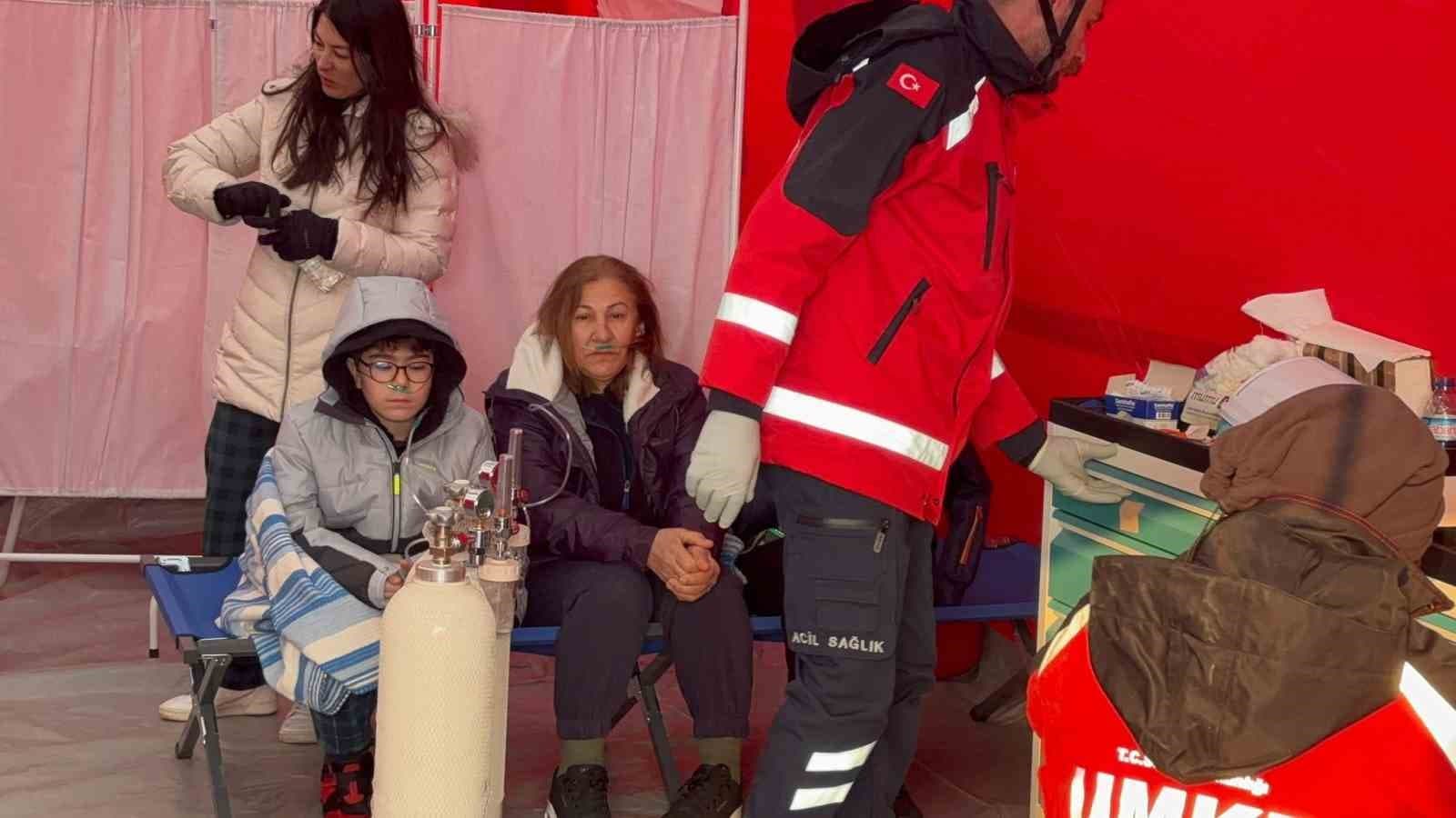 Kartalkaya’da sahra hastanesi kuruldu
