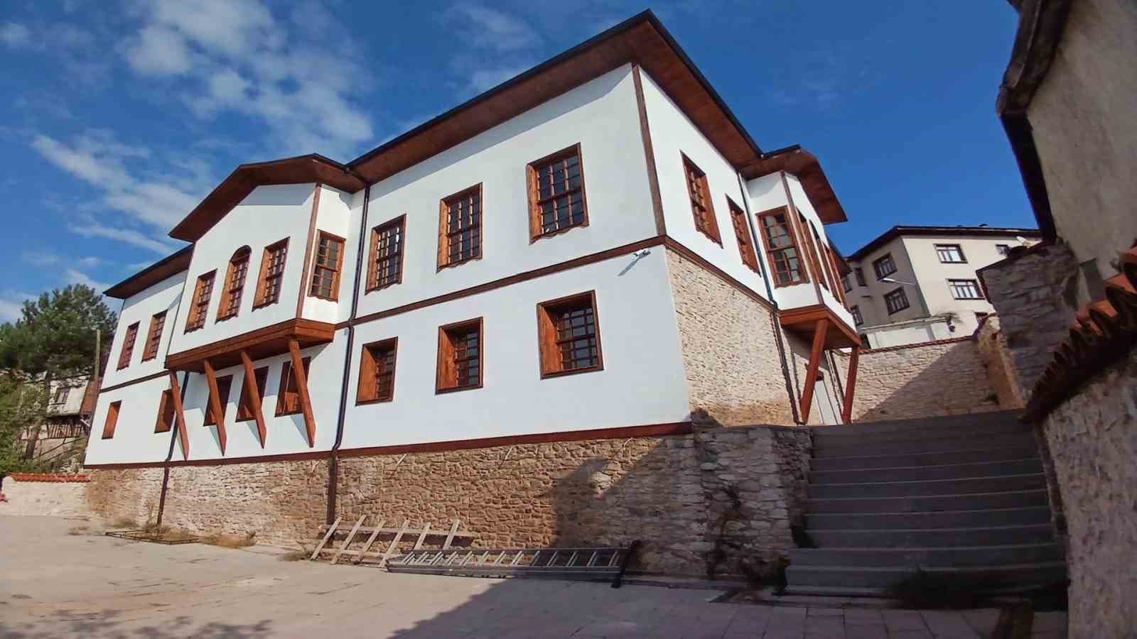 KBÜ’de ’Kent Tarihi ve Eğitim Müzesi’ne destek