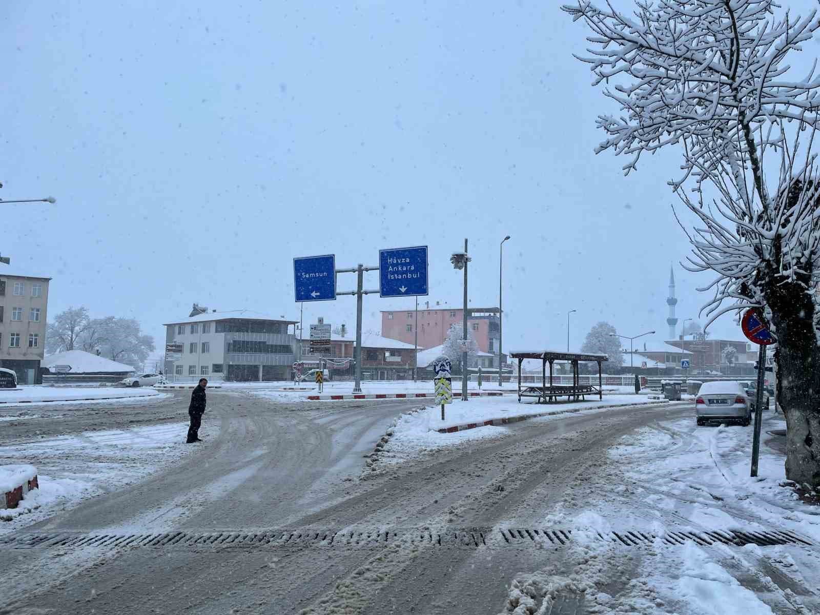 Samsun’da eğitime kar engeli