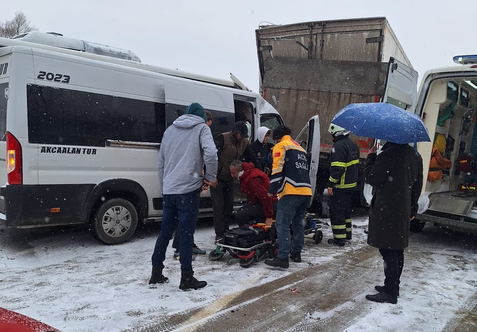Çaycuma’da kar ve buz kazaya neden oldu