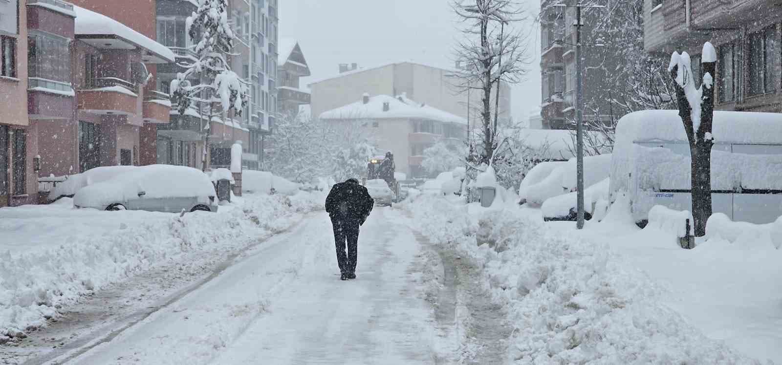 Kastamonu’da kar yağışı etkisini sürdürüyor