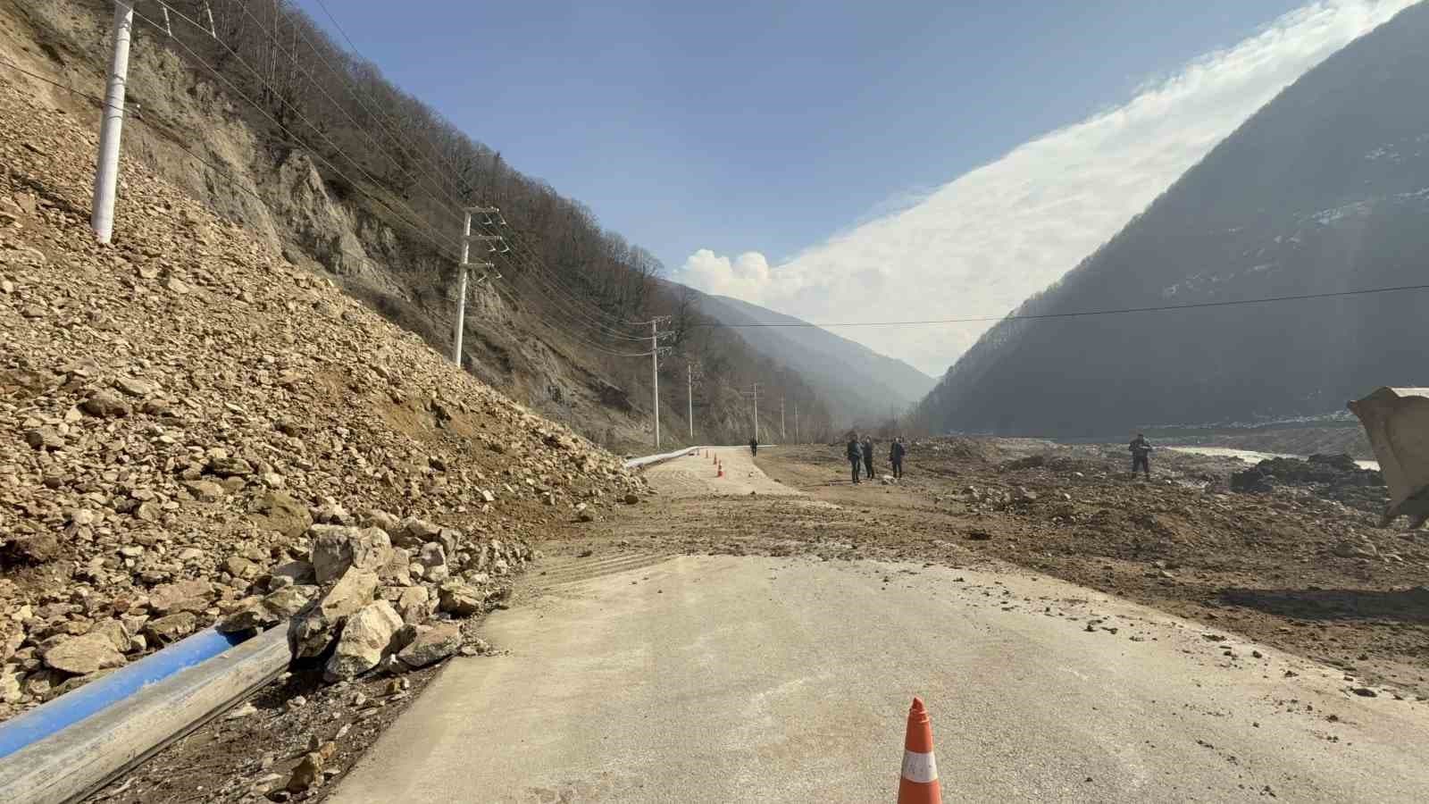 Düzce’de heyelan meydana geldi