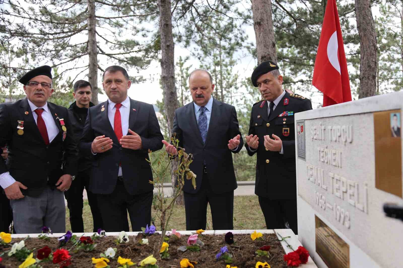 18 Mart’ta şehitler kabirleri başında anıldı