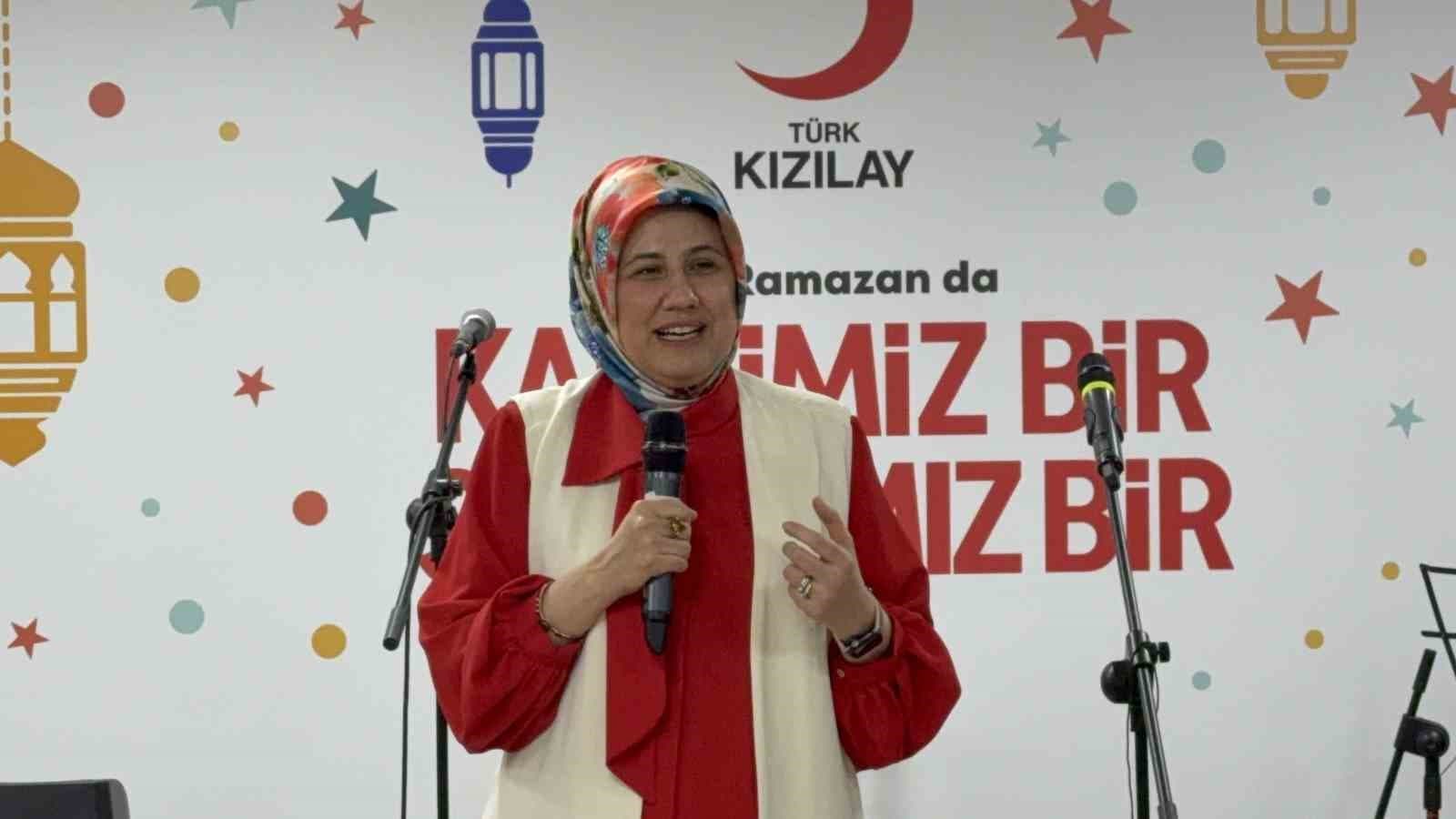Huzurevi sakinleri iftarda buluştu