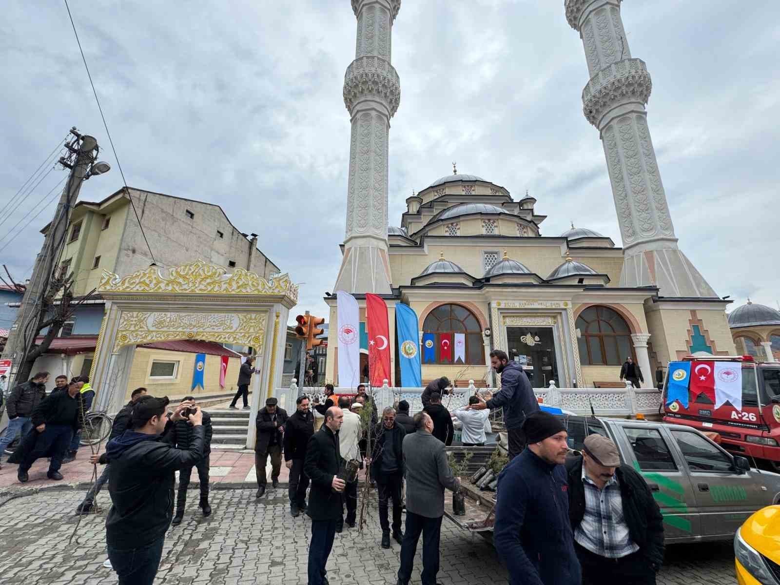 Kastamonu’da vatandaşlara fidan dağıtıldı