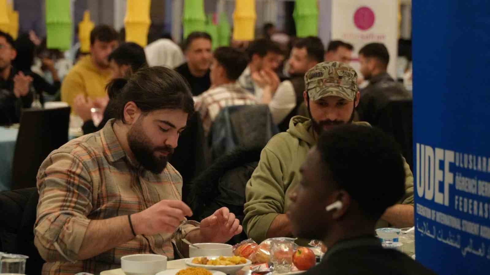 Uluslararası öğrenciler iftarda buluştu