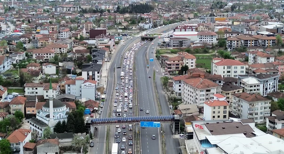 Işıklı kavşaklara bayram düzenlemesi