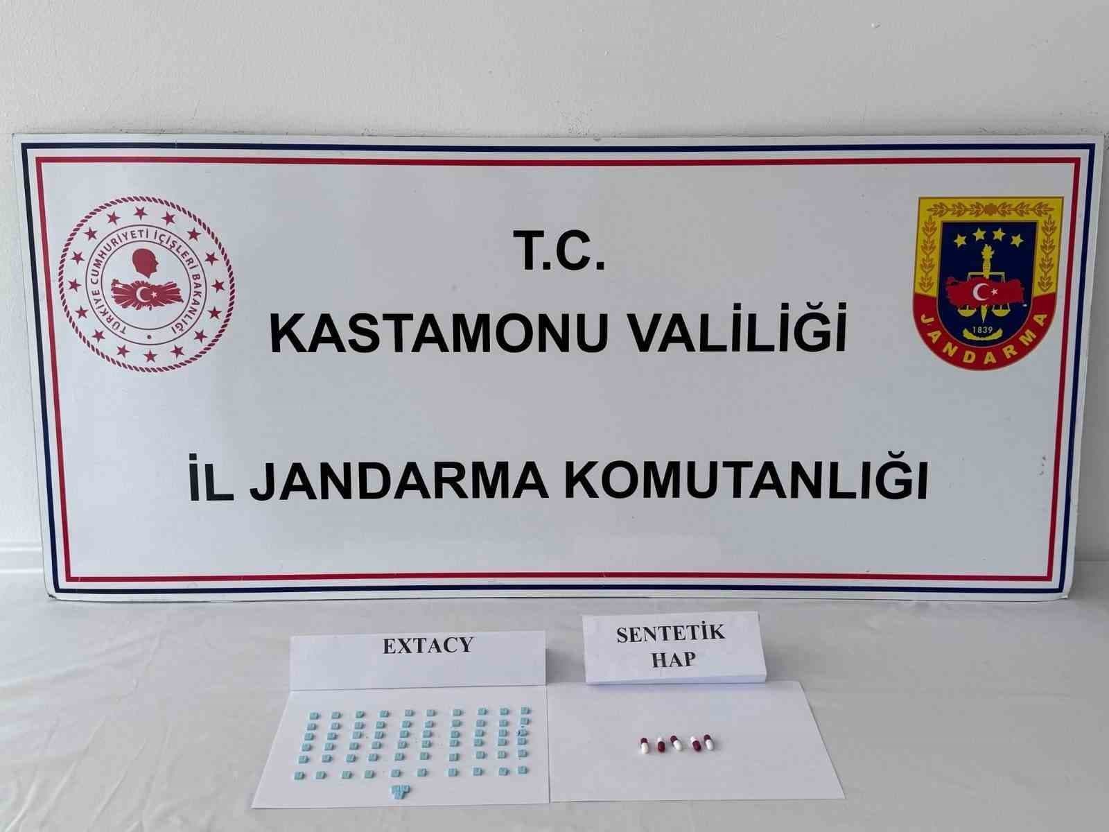 Kastamonu’da uyuşturucu operasyonu: 3 gözaltı