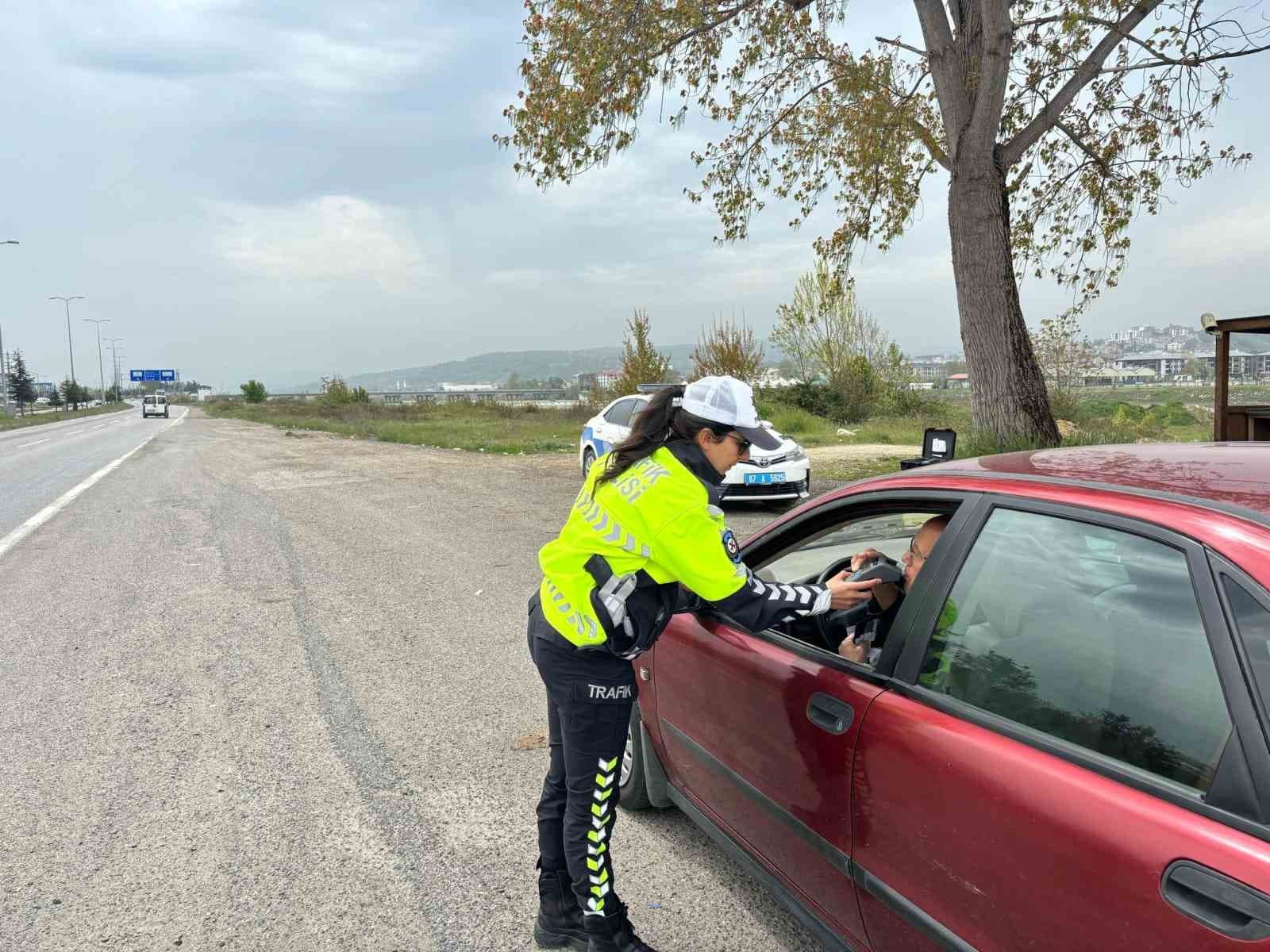 Trafik ekiplerinden yolcu taşımacılığına sıkı denetim