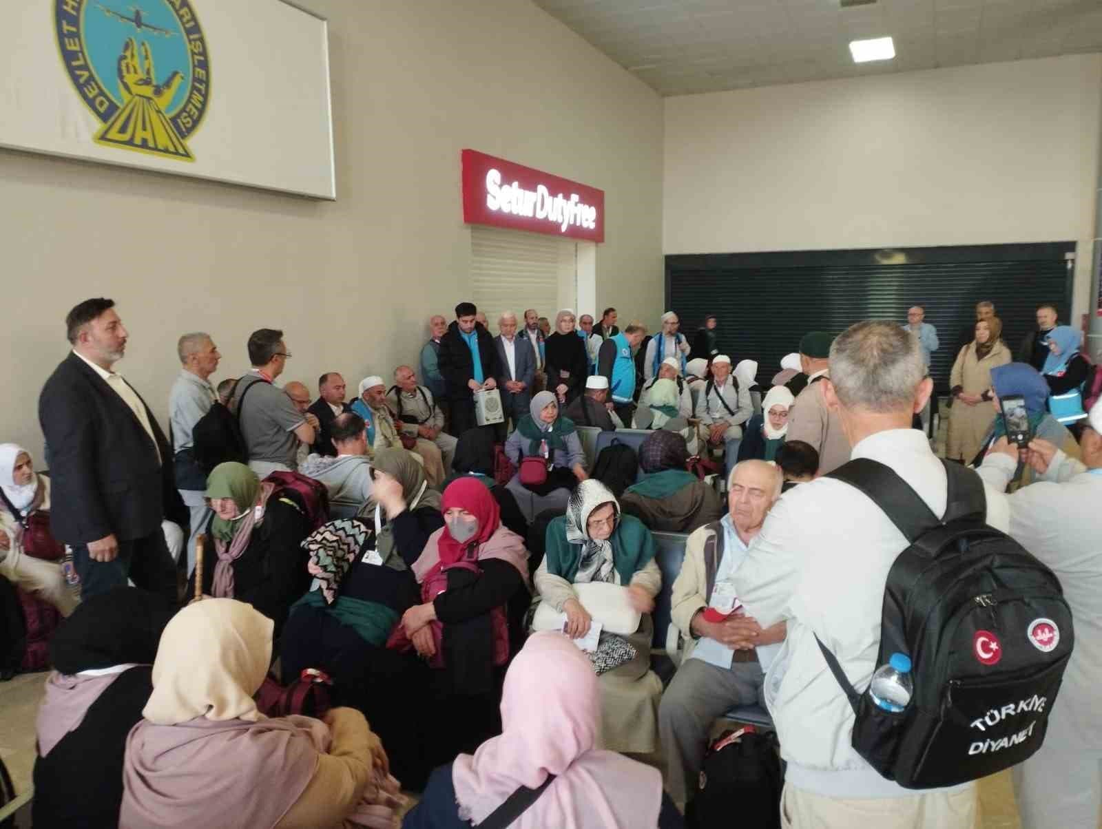 İlk hacı kafileleri kutsal topraklara yola çıktı