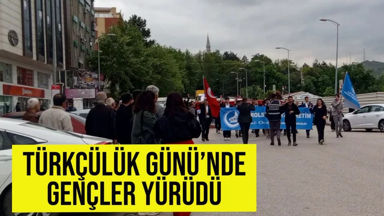 Karabük'te Türkçülük Günü'nde Gençler Yürüdü