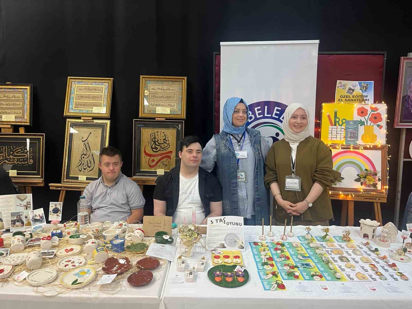 Rize’de kursiyerlerin el emekleri görücüye çıktı