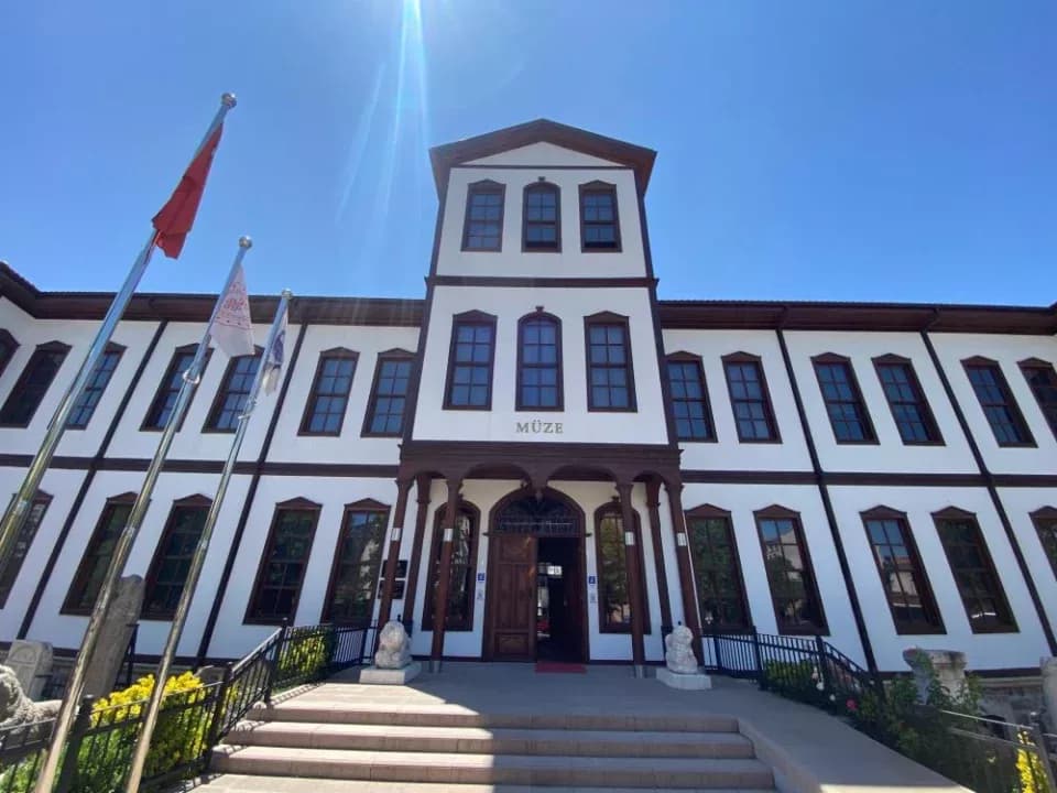 Ziyaretçilerini 8 buçuk milyon yıl öncesine götüren müze 30 bin kişiyi ağırladı