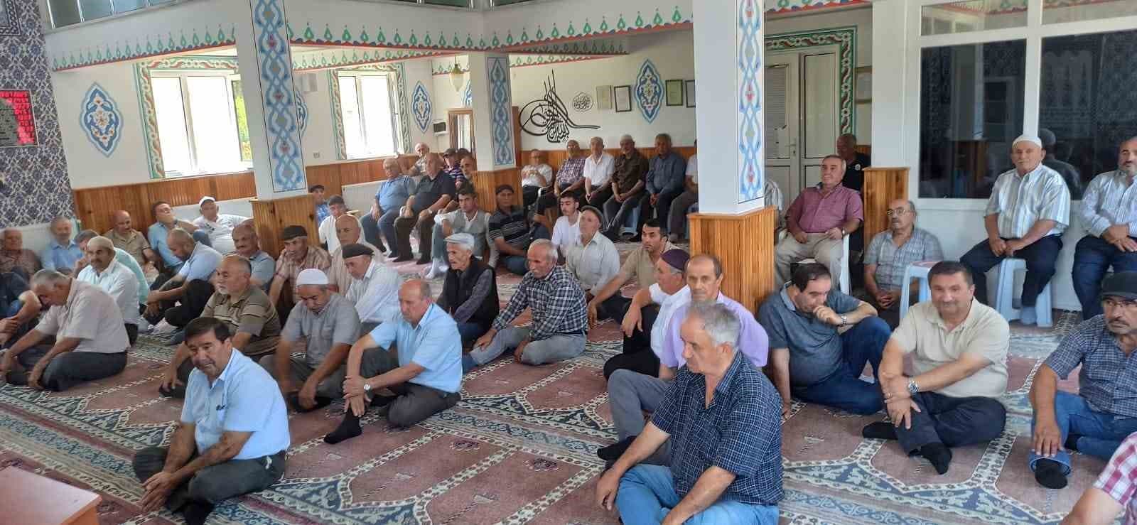 Devrek’te vatandaşlar aşure programında bir araya geldiler