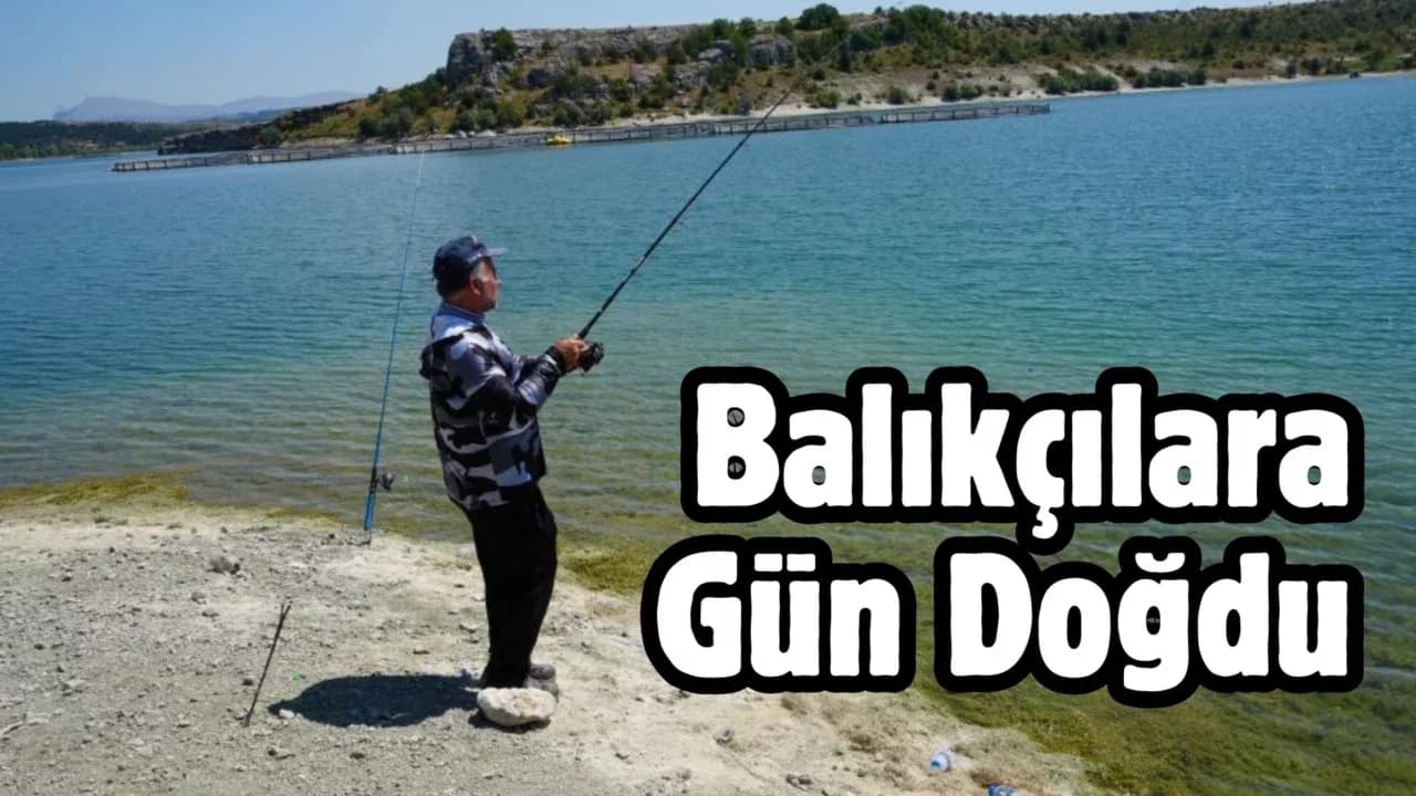 Barajlardaki kafes yırtılınca binlerce balık göle dağıldı, olta balıkçıları bayram etti