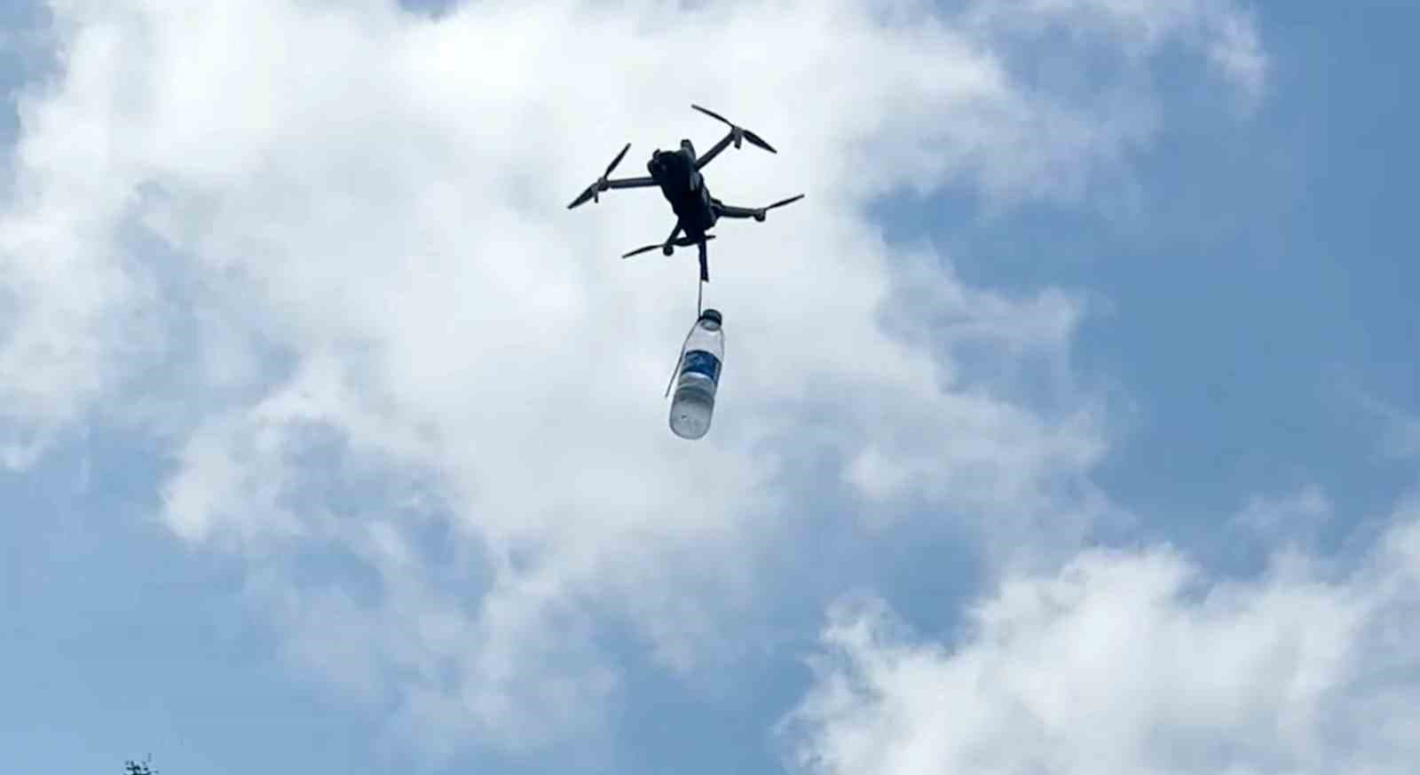 Dron ile çay bahçesine su servisi