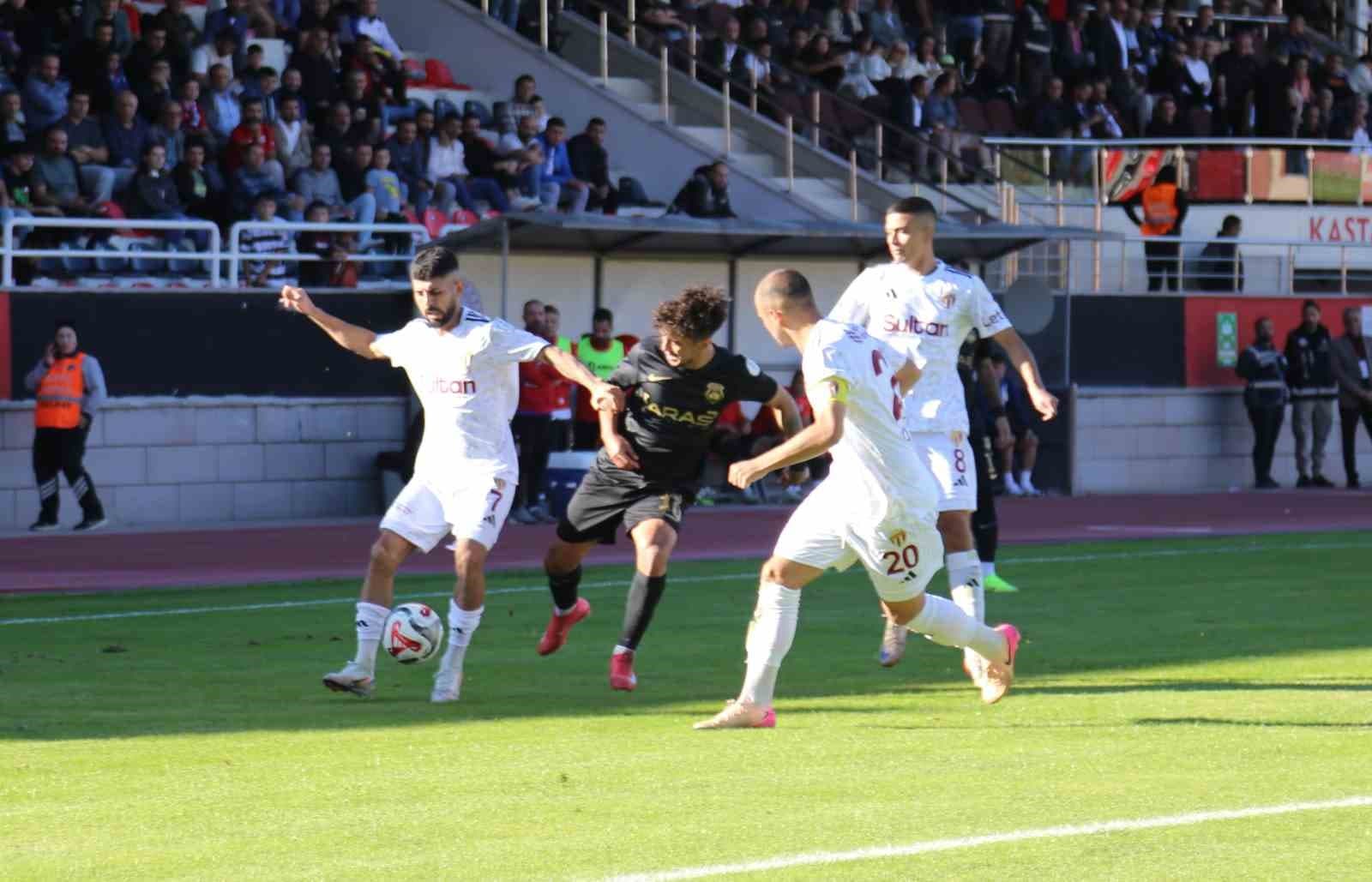 TFF 2. Lig: Kastamonuspor: 1- İnegölspor:3