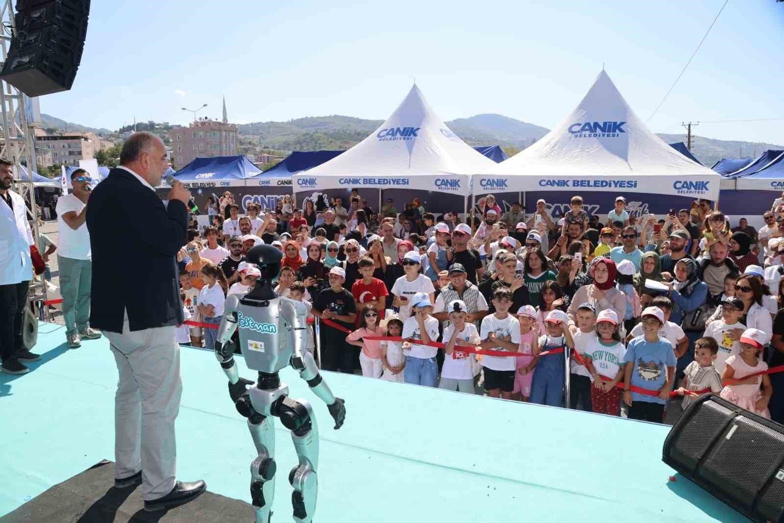 Canik’ten 17 ilçede yapay zeka eğitimleri