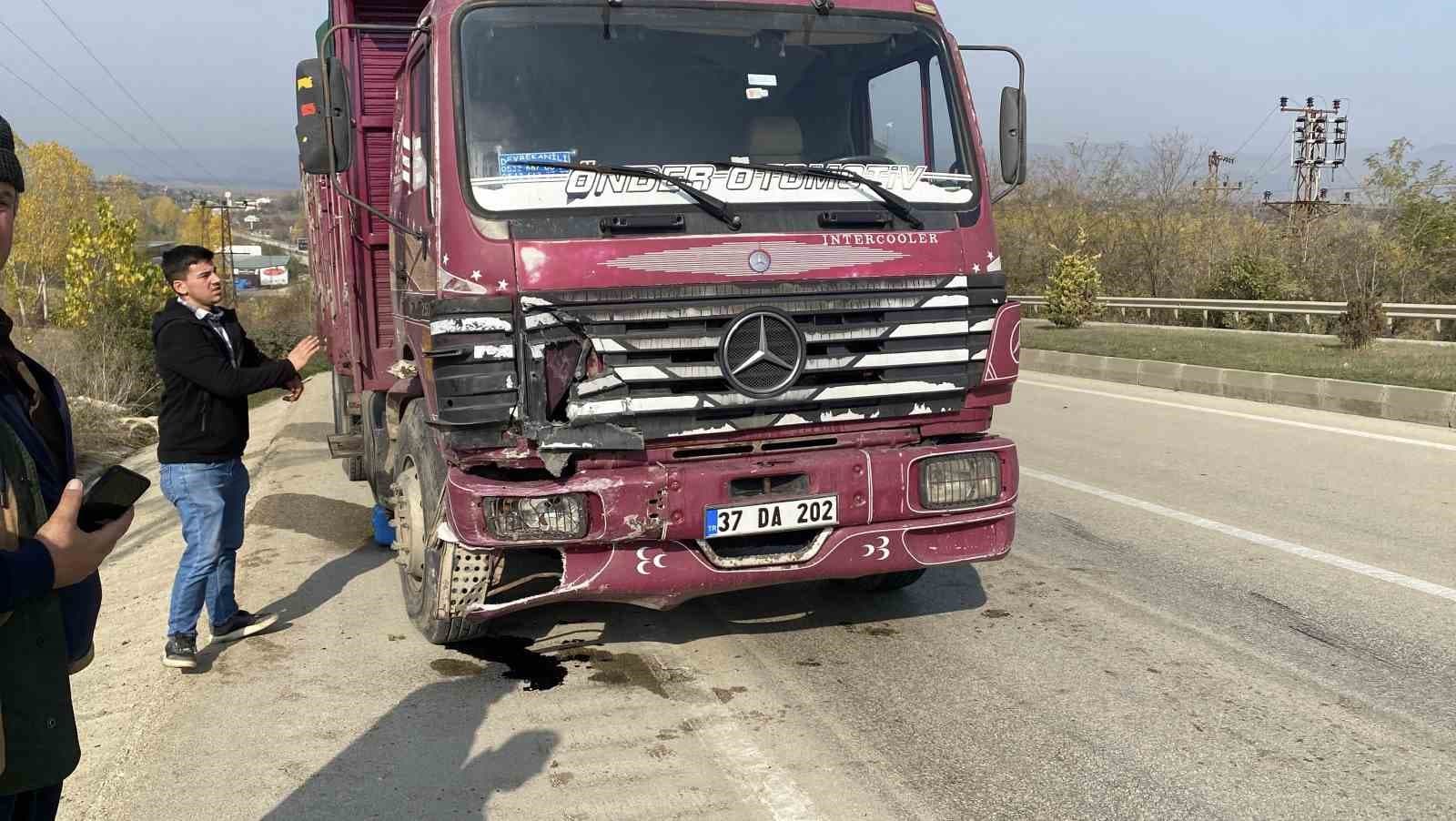 Arıza yapan otomobile kamyon çarptı: 1 ağır yaralı