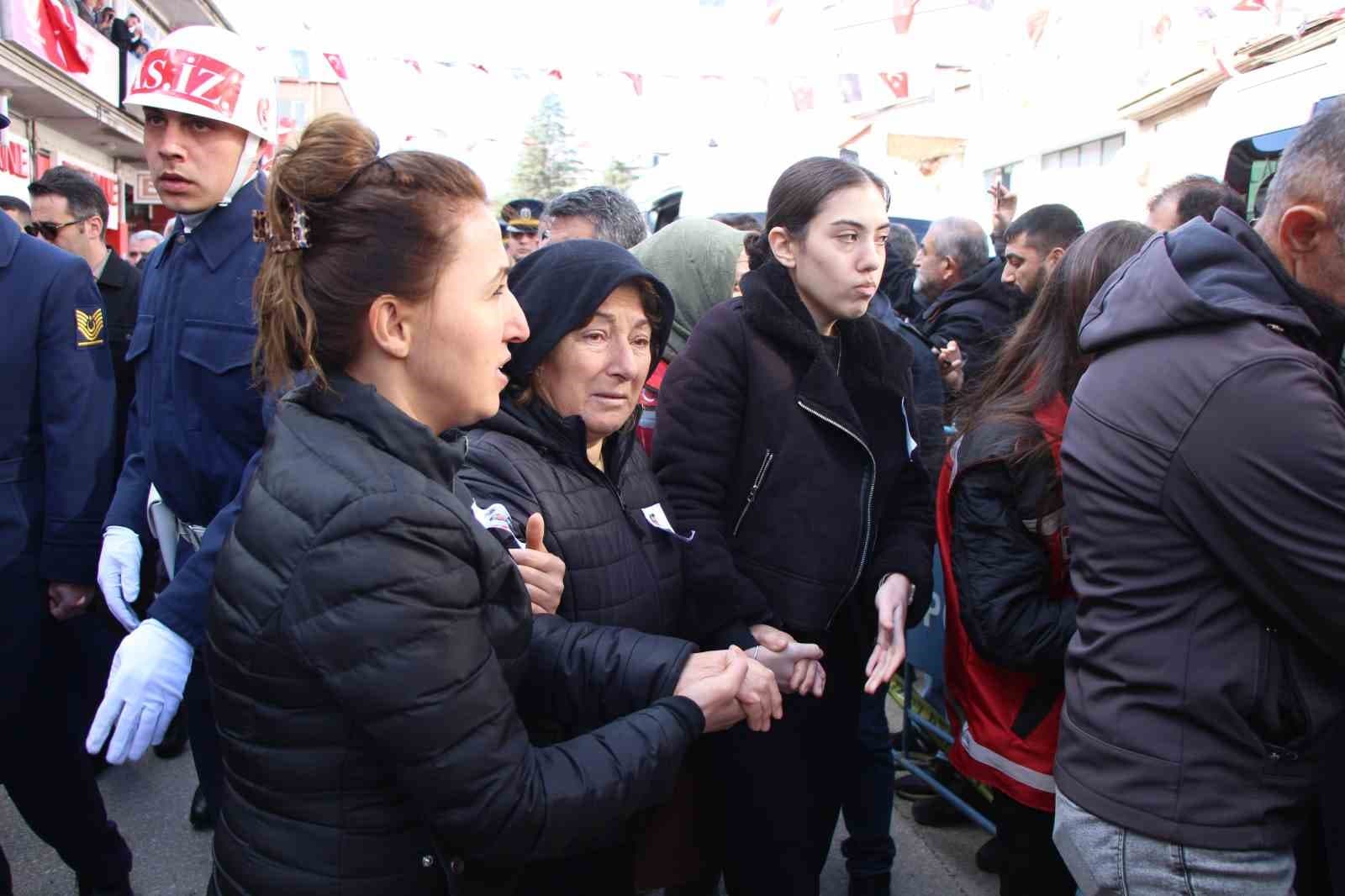 Amasyalı şehidin annesi: "Armağan’ım güle güle git"