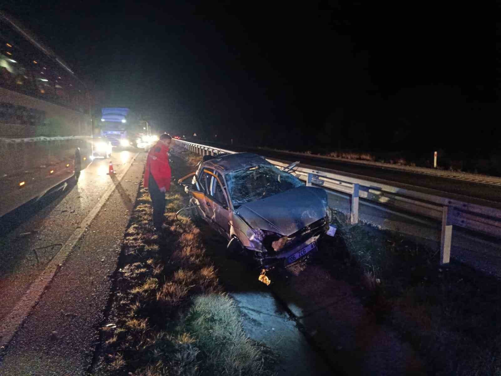 Otostopla bindiği araç mezarı oldu: 1 ölü, 2 yaralı